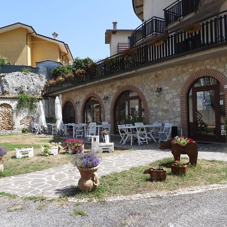 B&B La Tana Dell'Orso Villalago Exterior foto