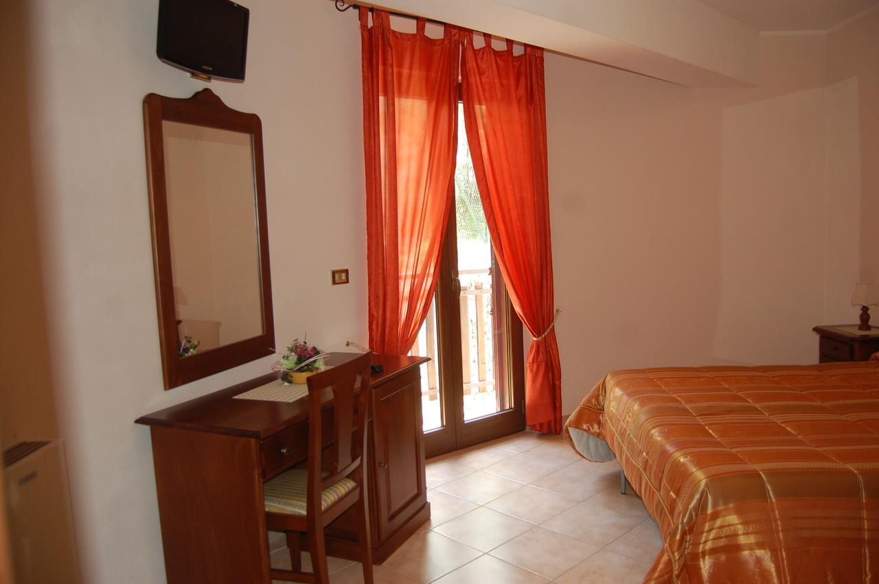 B&B La Tana Dell'Orso Villalago Exterior foto